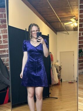 Vintage Plush Velvet Short Sleeve Mini Dress in Deep Purple